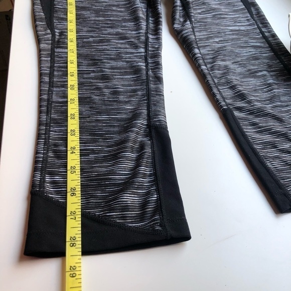 Eddie Bauer Movement Capris Leggings Size S - Picture 11 of 13